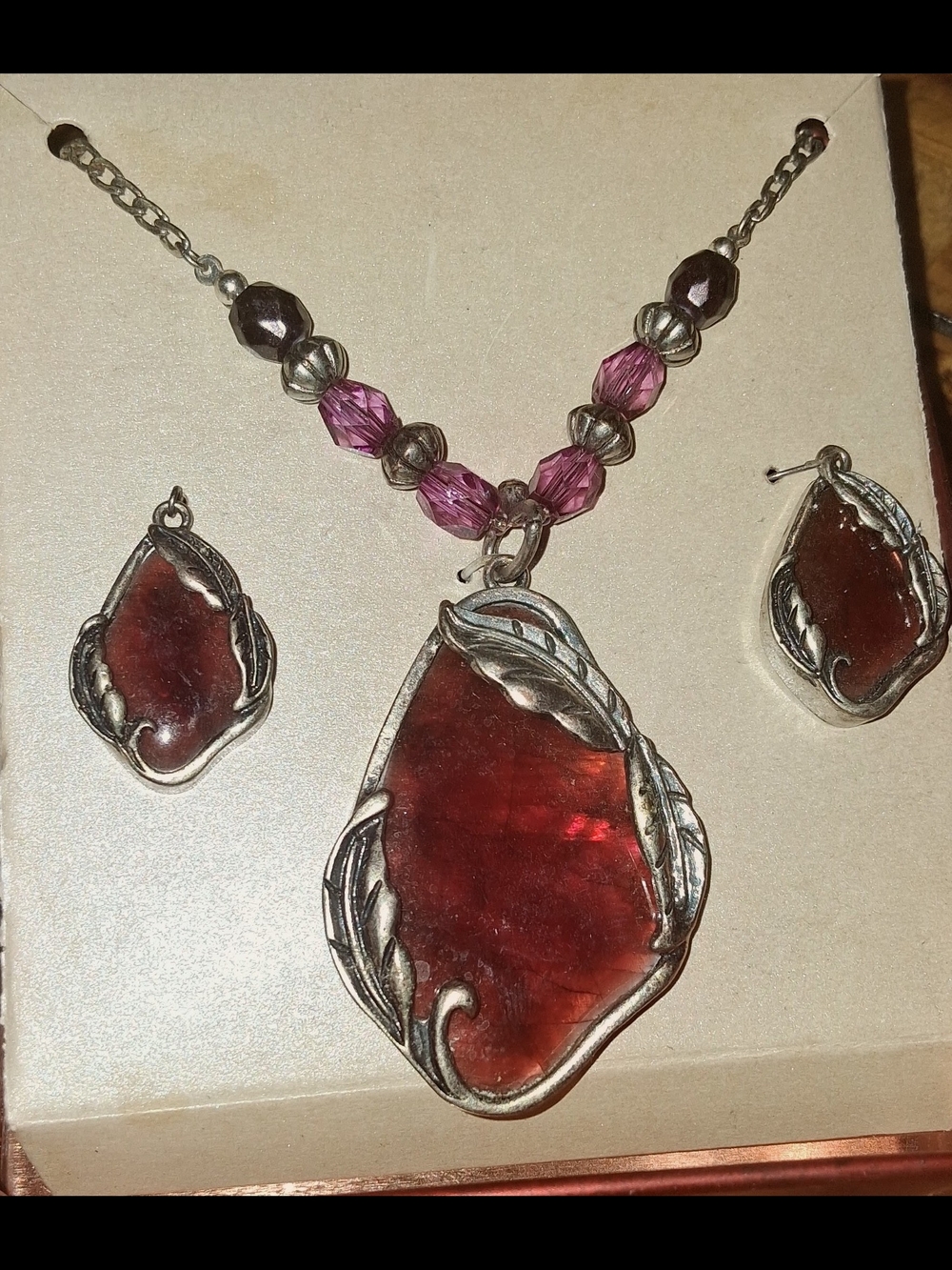 Stunning Vintage Dragons Breath Necklace/Earring Set